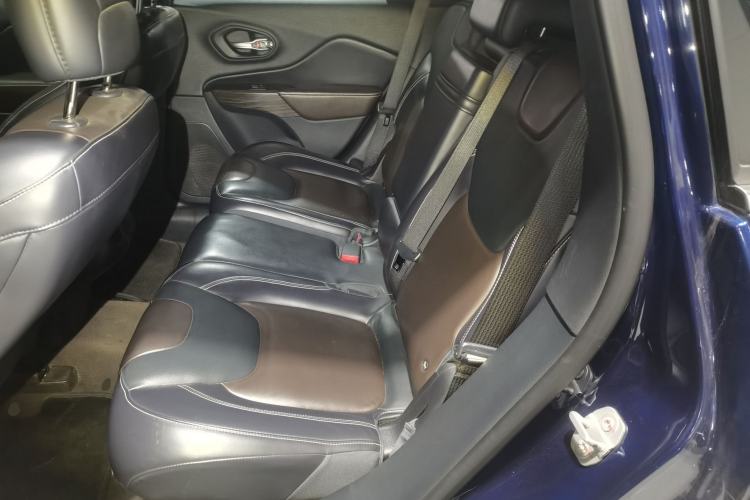 Used Jeep Cherokee 2016 2.4L Leading Edition