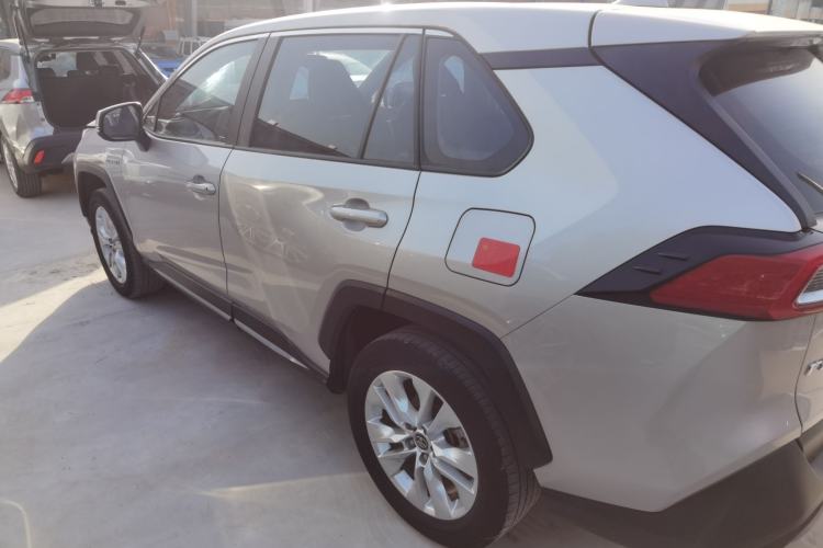 Used Toyota Wildlander 2022 Facelifted Dual-Motor 2.5L E-CVT Two-Wheel Drive Leading Edition
