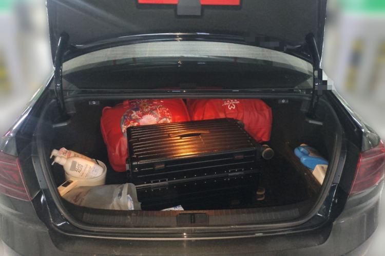 Used Volkswagen Magotan 2023 2 Million Units Commemorative Edition 330TSI DSG Luxury Version Trunk