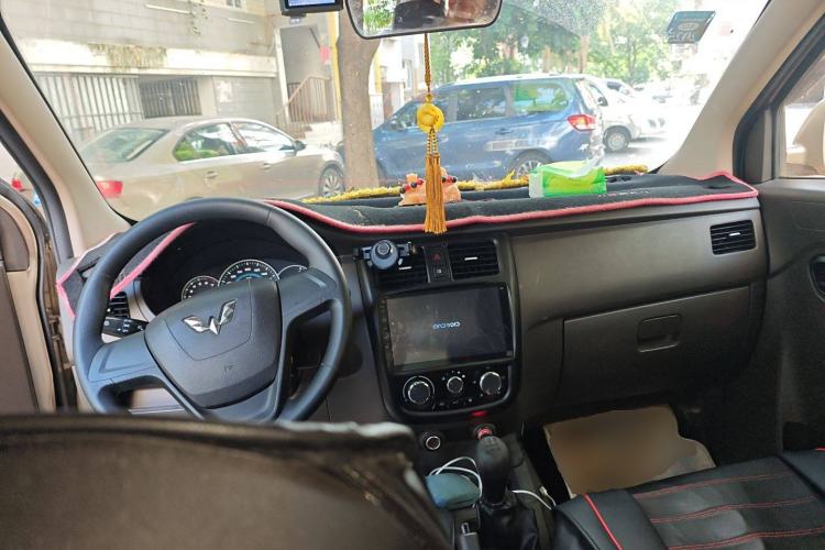 Used Wuling Rongguang V 2016 1.5L Standard Version