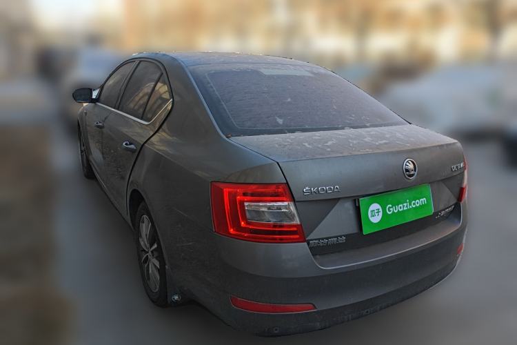 Used Skoda Octavia 2017 1.6L Automatic Front-Wheel Drive Model
