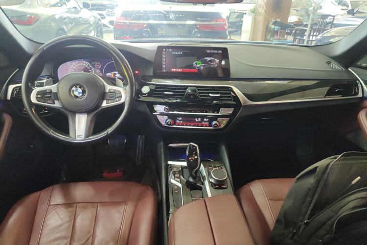 Used BMW 5 Series 2019 Restyled 530Li Luxury Edition M Sport Package Center Console