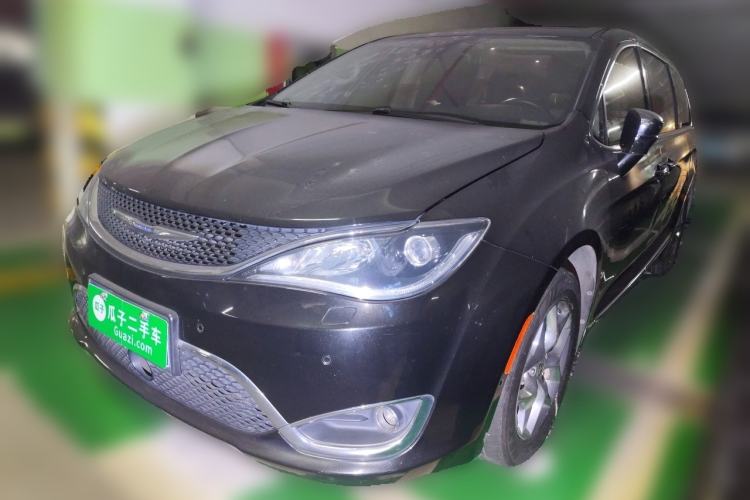 Used Chrysler Grand Voyager 2017 3.6L Premium Edition