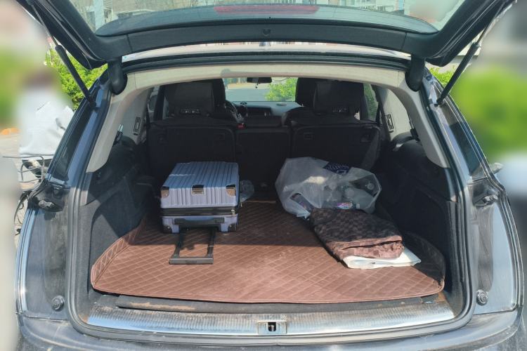 Used Audi Q7  Trunk