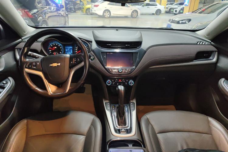 Used Chevrolet Malibu 2018 530T Automatic Luxury Edition Center Console