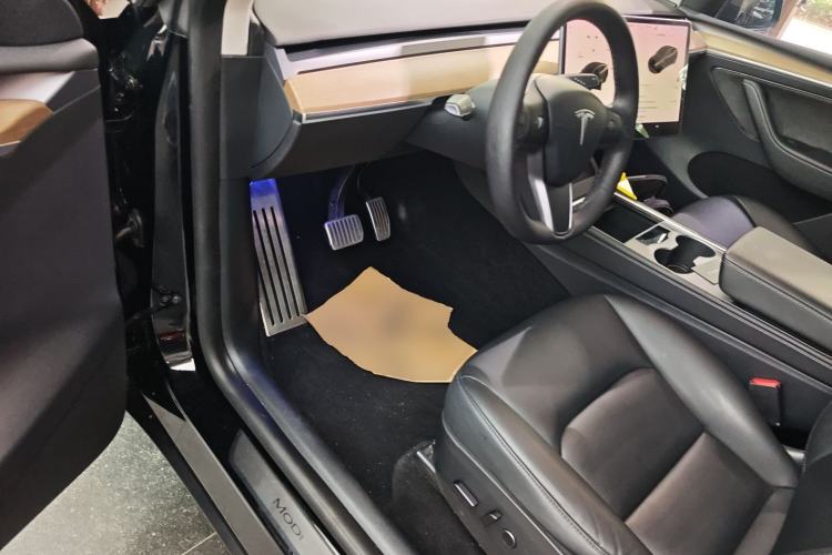 Used Tesla Model Y 2021 Long-Range All-Wheel-Drive Version
