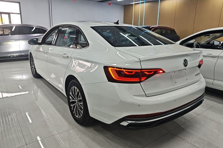 Used Volkswagen Sagitar 2025 Facelift 200TSI DSG Flyover Edition
