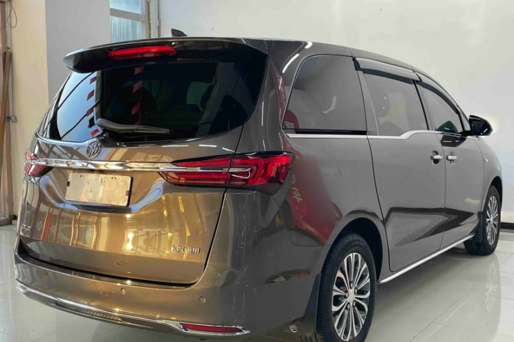 Used Buick GL8 2023 Facelifted Land Cruiser Executive Luxury Version