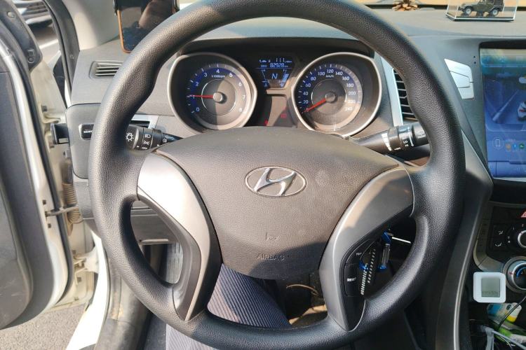 Used Hyundai Elantra (5th Generation / Langdong) 2015 1.6L Automatic Fashion Model