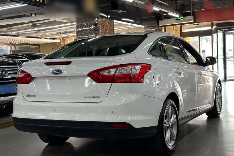 Used Ford Focus 2012 Sedan 1.6L Automatic Fashion Edition