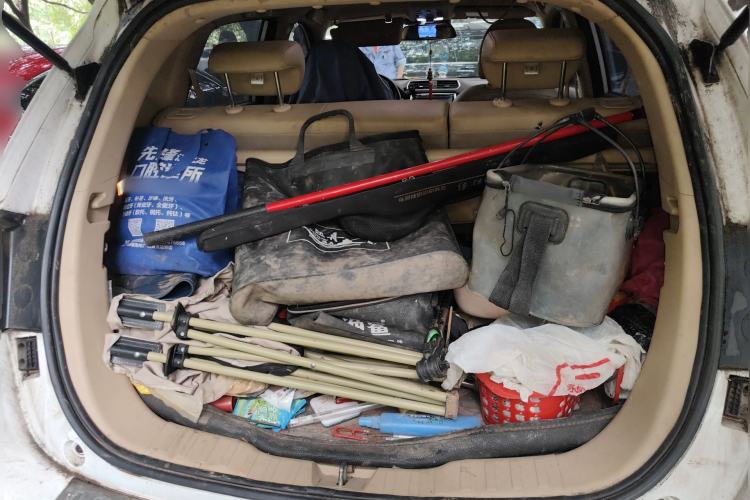 Used Haval H2 2014 1.5T Manual Two-Wheel Drive Elite Edition Trunk