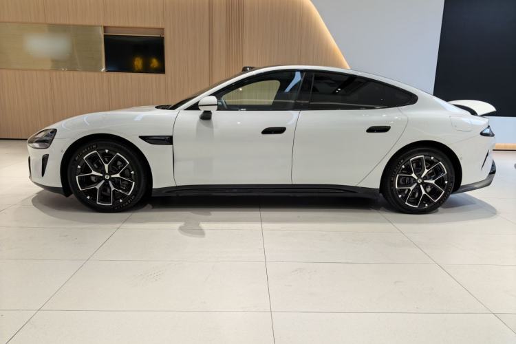 Used Xiaomi Auto SU7 2024 Rear-Drive Ultra-Long Range Advanced Pro-Level Intelligent Driving Version Exterior 3