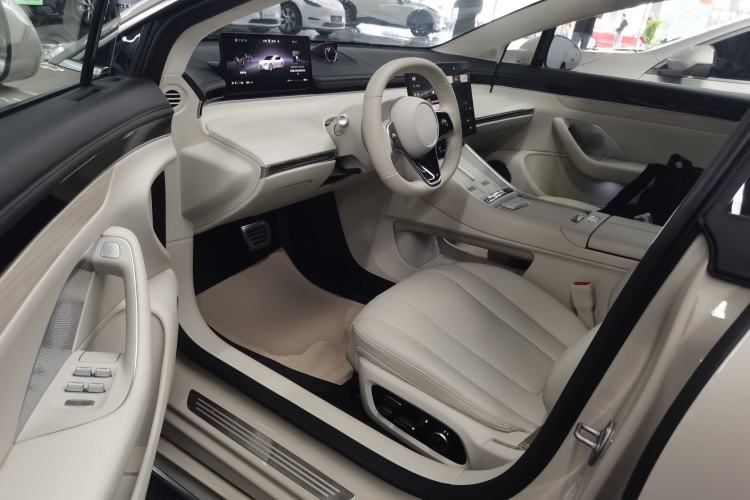 Used Hima Luxeed S7 2025 855 km Max Driver Seat