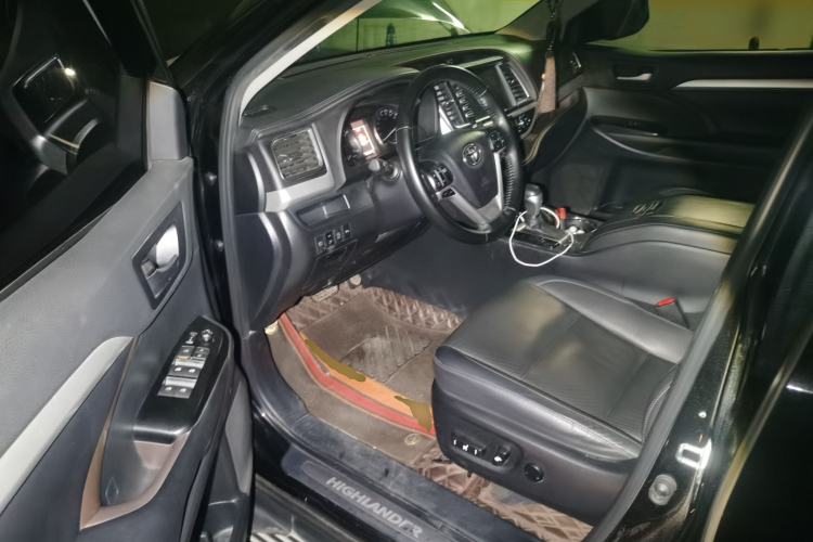 Used Toyota Highlander 2018 2.0T Four-Wheel Drive Luxury Version 7 Seats China VI Standard