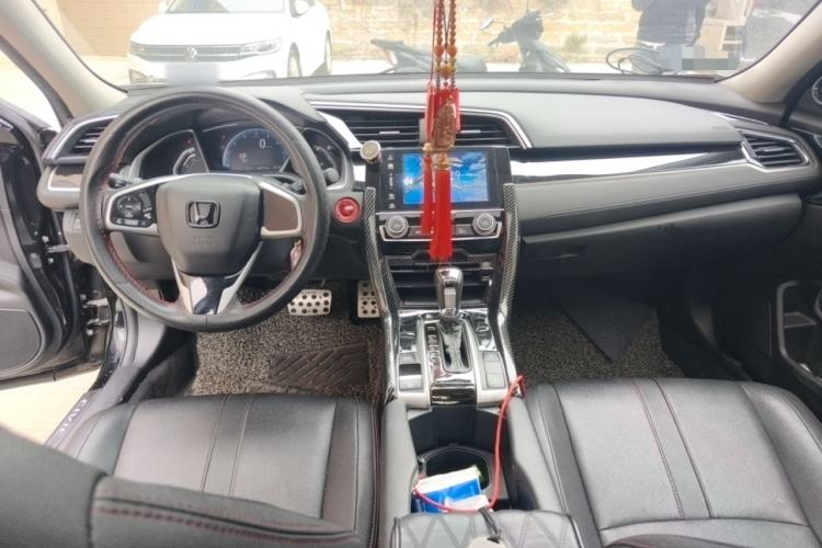 Used Honda Civic 2016 220TURBO CVT Luxury Edition Center Console