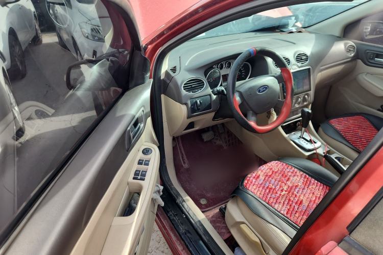 Used Ford Focus 2012 Hatchback Classic 1.8L Automatic Fashion Edition
