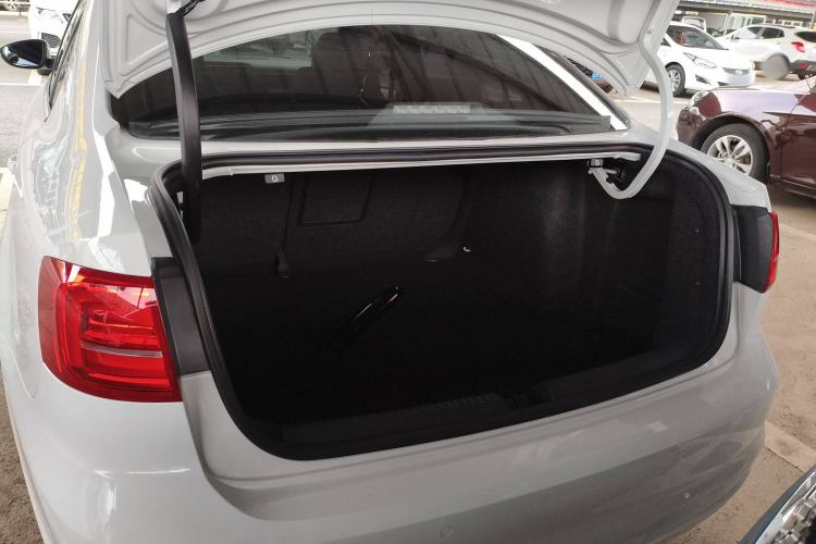 Used Volkswagen Sagitar 2017 230TSI Automatic Comfort Version
