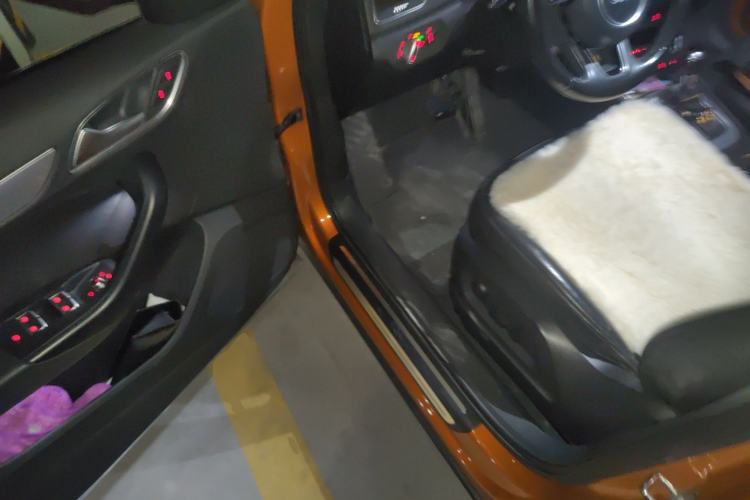 Used Audi Q3 2015 35 TFSI quattro Technology Edition Driver Seat