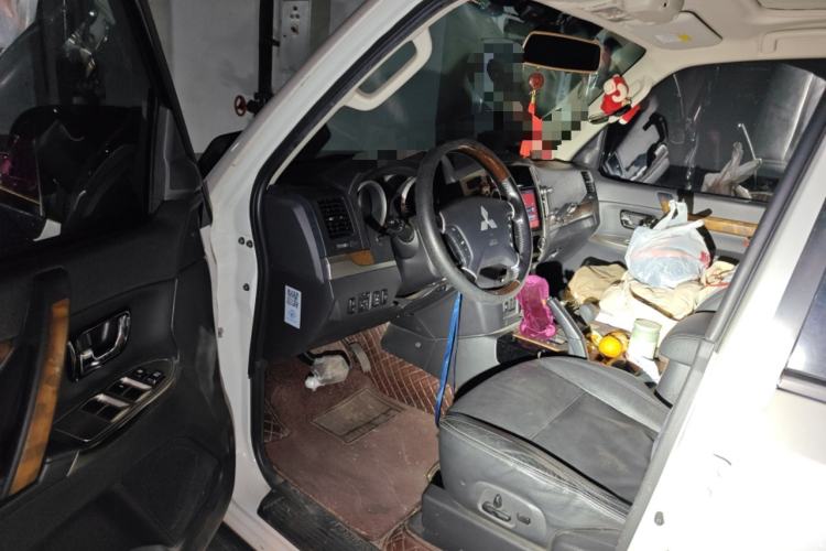 Used Mitsubishi Pajero 2016 3.0L Automatic Prestige Version China V Standard Driver Seat