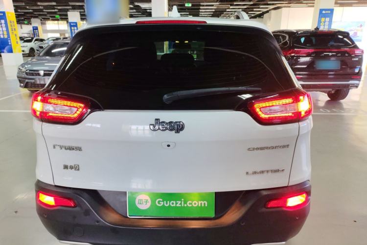 Used Jeep Cherokee 2020 2.0L Two-Wheel Drive Classic Sports Edition