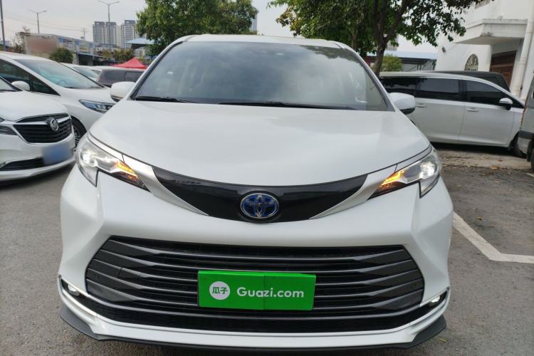 Used Toyota SIENNA 2021 2.5L Hybrid Ultimate Edition Front