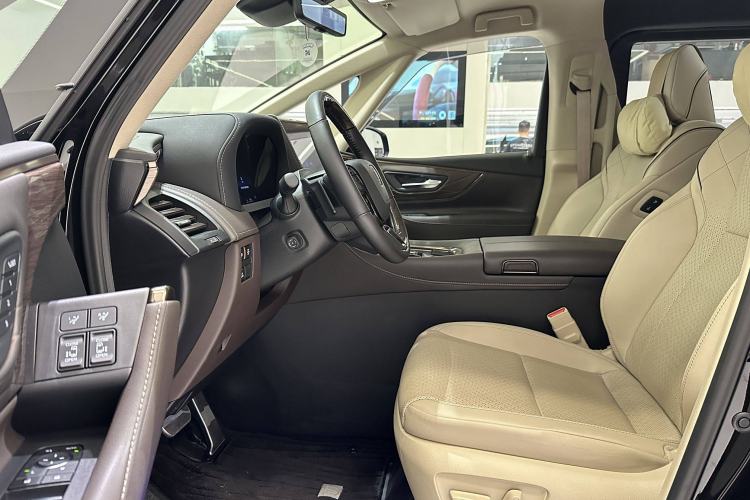 Used Toyota Vellfire 2024 Crown Dual-Engine 2.5L Supreme Executive Edition
