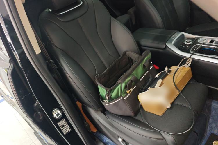 Used Tank 400 New Energy 2024 Hi4-T Off-Road Edition Right Front Seat