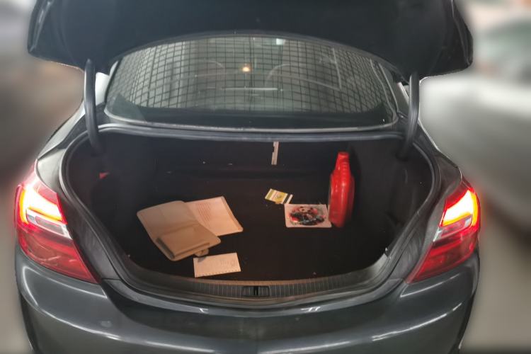 Used Buick Regal 2014 2.0L Leading Fashion Edition Trunk