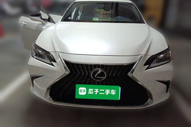 Used Lexus ES 2023 200 Excellence Edition