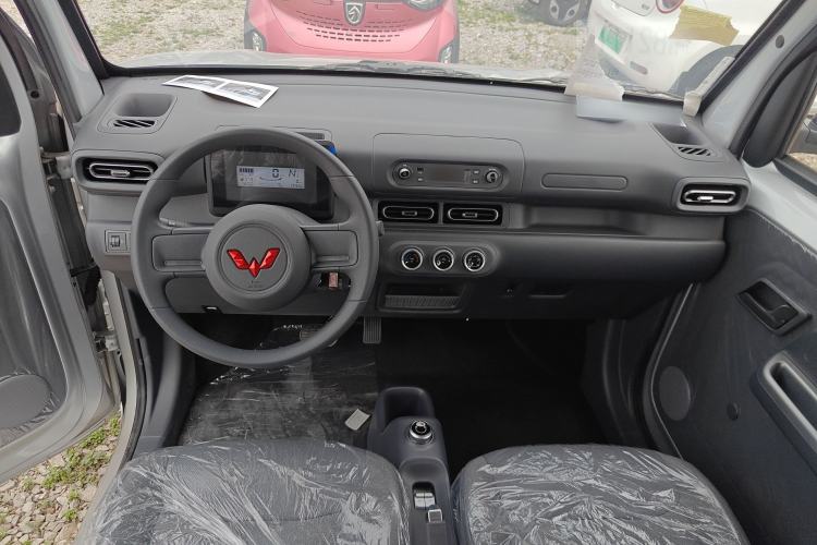 Used Wuling Zhiguang New Energy 2025 Standard Model Center Console