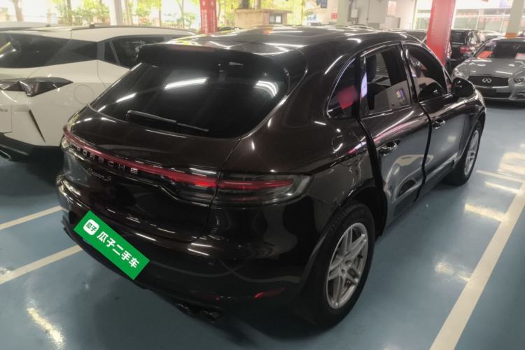 Used Porsche Macan 2018 Macan 2.0T Rear Right 45 Deg