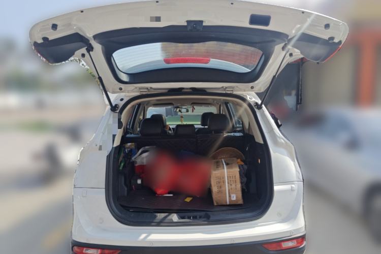 Used Dongfeng Fengon 580 2017 Revised Version 1.5T CVT Luxury Edition Trunk