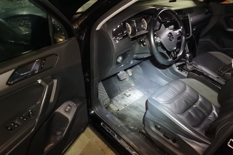 Used Volkswagen Tiguan L 2019 Revised 330TSI Automatic Two-Wheel Drive Smart & Luxury Edition China VI Standard Driver Seat