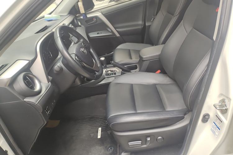 Used Toyota RAV4 2018 2.5L Automatic 4x4 Elite i Edition Left Front Seat