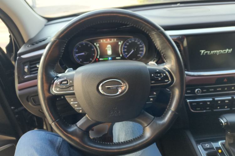 Used GAC Trumpchi GS8 2019 390T Two-Wheel Drive Luxury Smart Connectivity Version (7 Seats) Steering Wheel