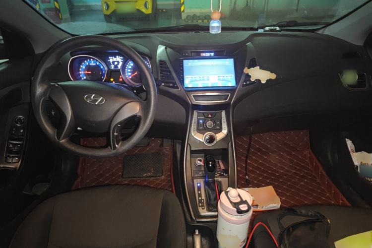 Used Hyundai Elantra (5th Generation / Langdong) 2016 1.6L Automatic Smart Version Center Console