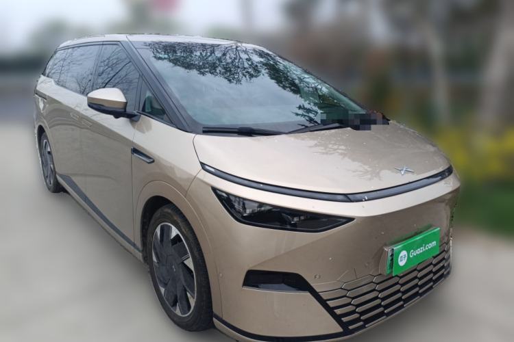 Used XPeng X9 2024 702 Ultra-Long Range Max Front Right 45 Deg