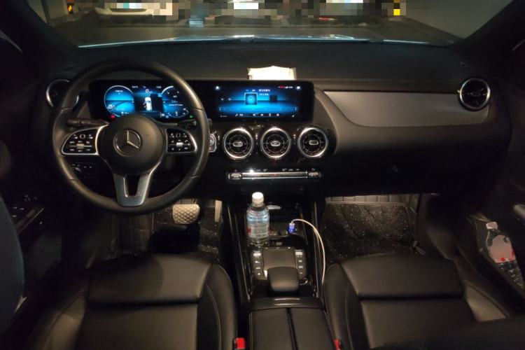 Used Mercedes-Benz GLA 2020 GLA 180 Center Console