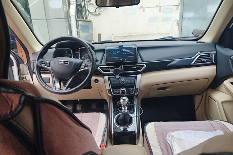 Used Zotye Domy X5 2017 Platinum Edition 1.5T Manual Luxury 7-Seater Model Center Console