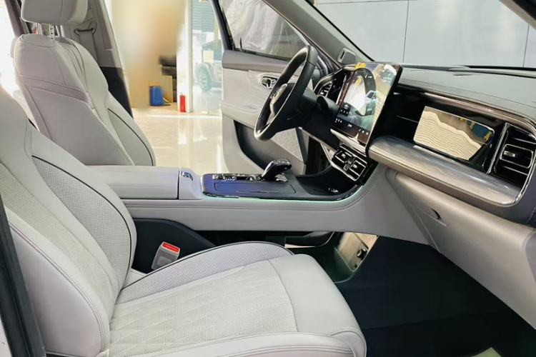 Used GAC Trumpchi GS8 2022 Dual-Engine Series 2.0TM Two-Wheel Drive Prestige Edition (7 Seats)
