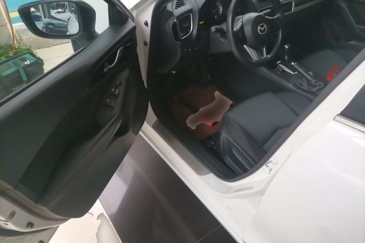 Used Mazda 3 Axela 2014 Sedan 1.5L Automatic Luxury Model Driver Seat