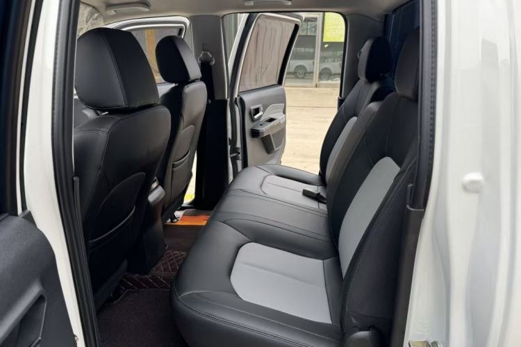 Used Great Wall Wingle 5 2017 2.0T European-spec Diesel Two-Wheel-Drive Entry-Level Big Double-Cab GW4D20D