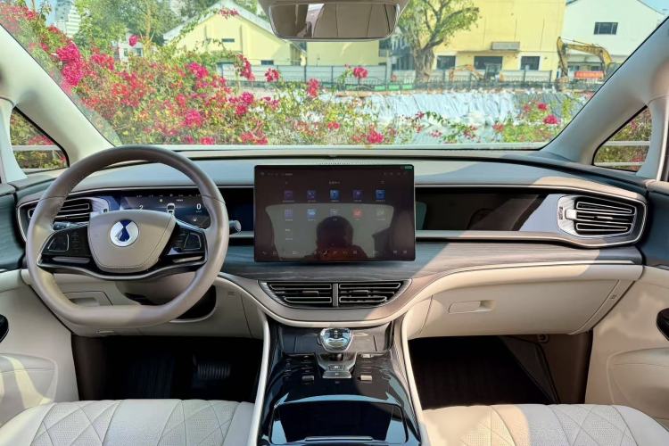 Used Denza D9 2022 DM-i 970 Four-Wheel Drive Prestige Model