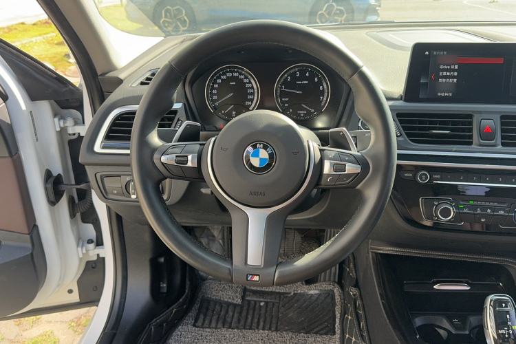 Used BMW 1 Series 2020 125i Leading Model M Sport Package Steering Wheel