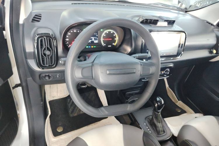 Used Roewe Clever 2021 302 km New Four-Seater Super-Efficient Version
