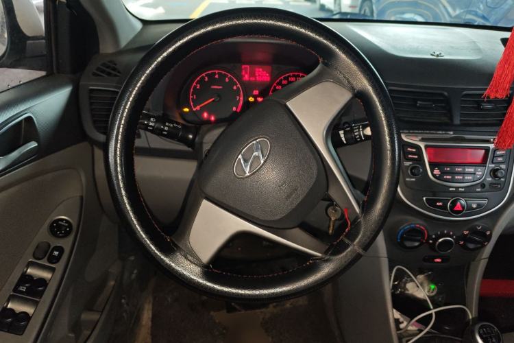 Used Hyundai Verna (older generation) 2014 1.4L Manual Smart GLS Trim
