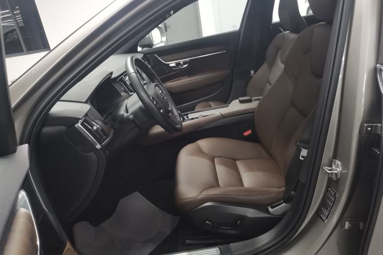 Used Volvo V90 2022 Cross Country B5 AWD Smart Range Edition

