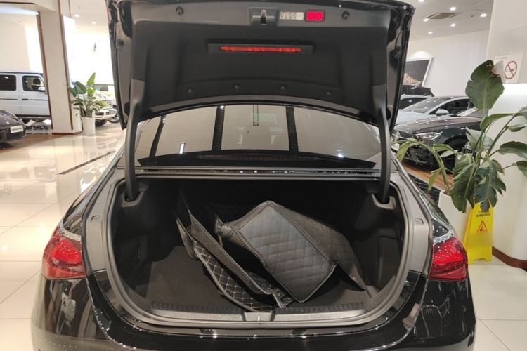 Used Mercedes-Benz E-Class 2025 Facelift E 300 L Luxury Edition