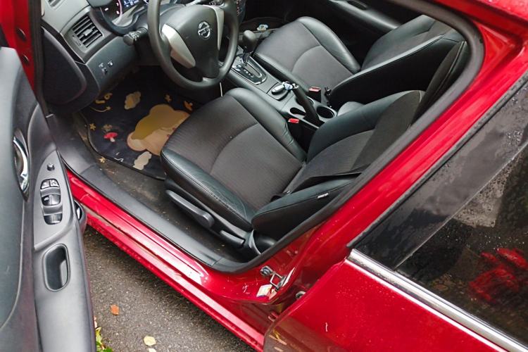 Used Nissan Tiida 2013 1.6L CVT Cool Cafe Edition Driver Seat