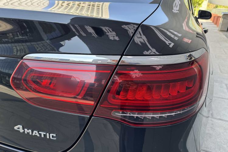 Used Mercedes-Benz GLC Coupe 2020 GLC 260 4MATIC Coupe SUV Exterior 5